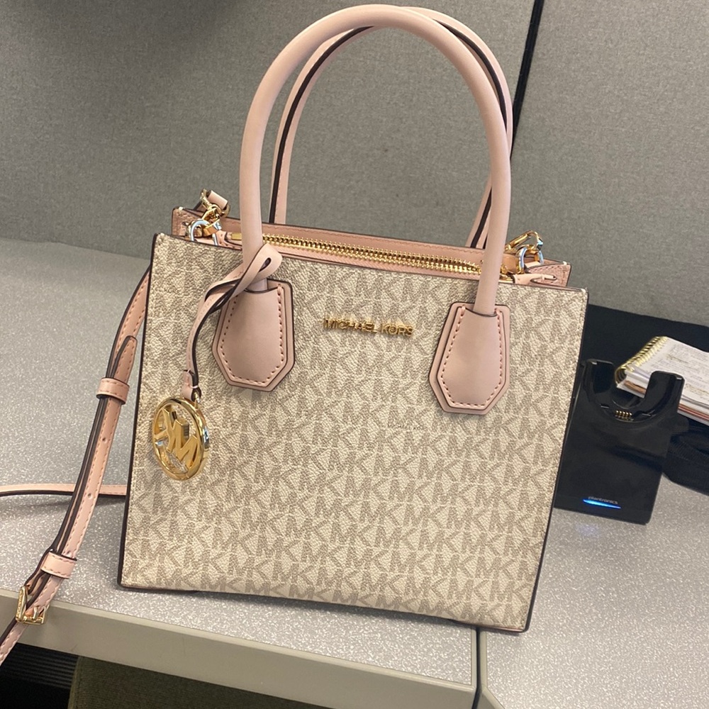 MK purse, brought in December 2022, listing January 2023, to small for me